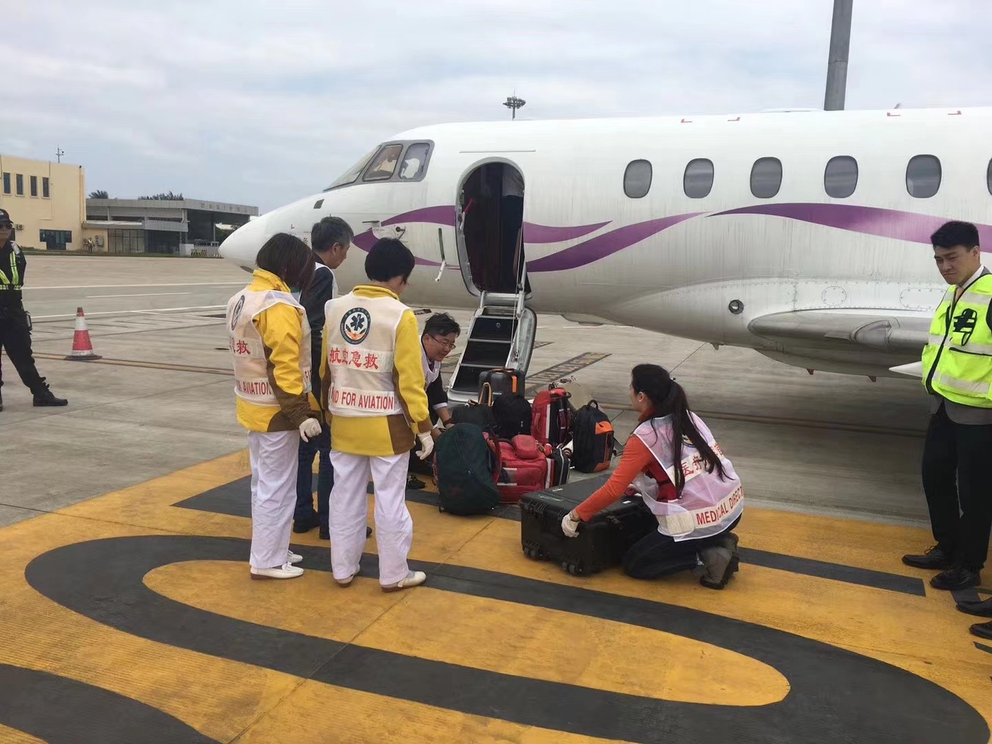 运城香港出入境救护车出租